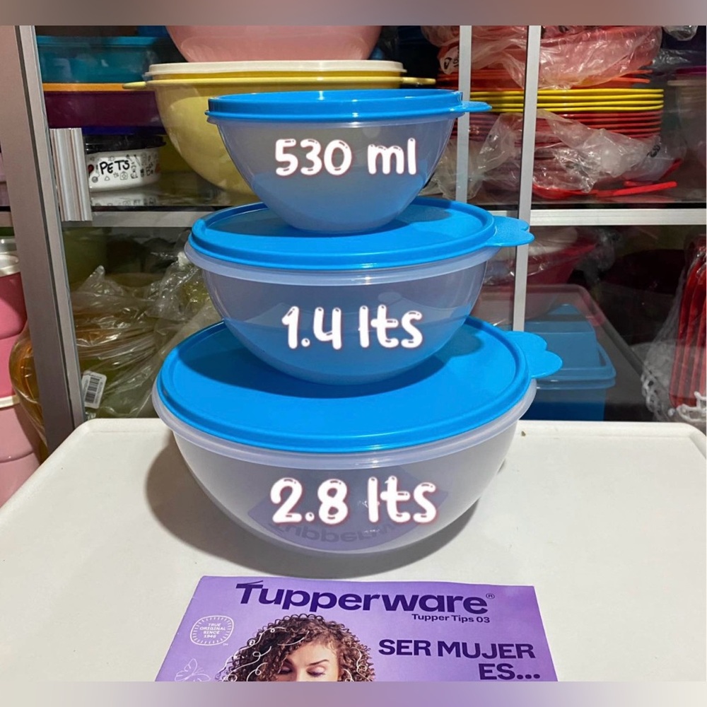 Tupperware mixing bowls